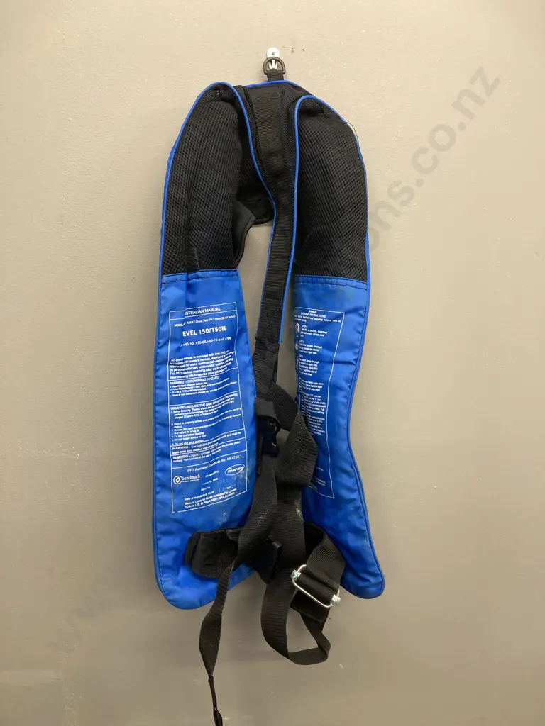 Pair of Quicksilver Level 150 PFD's, ManualEXP-150M, Adult Chest Size 70-170cm Image 1++